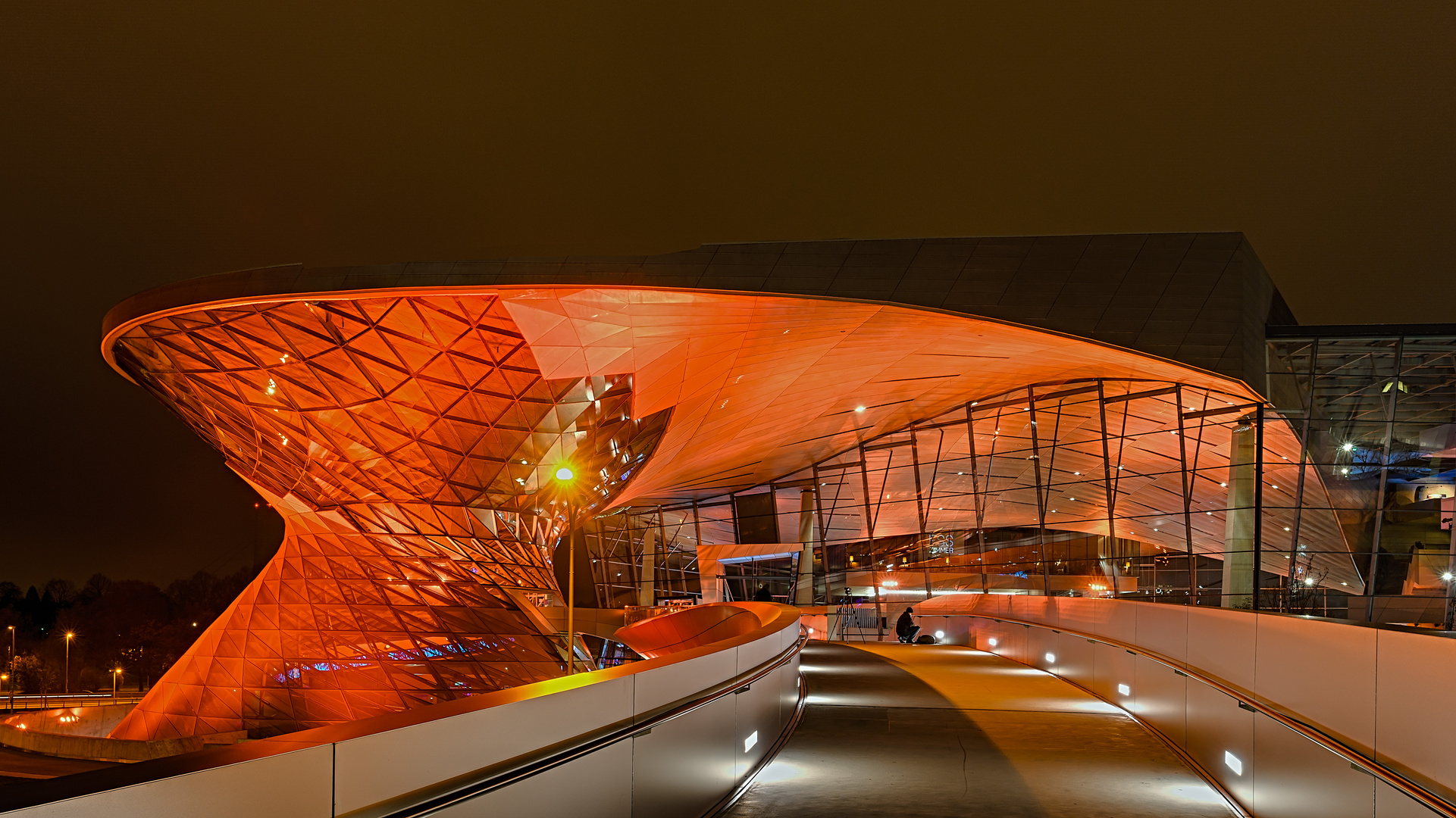 BMW Welt in Orange