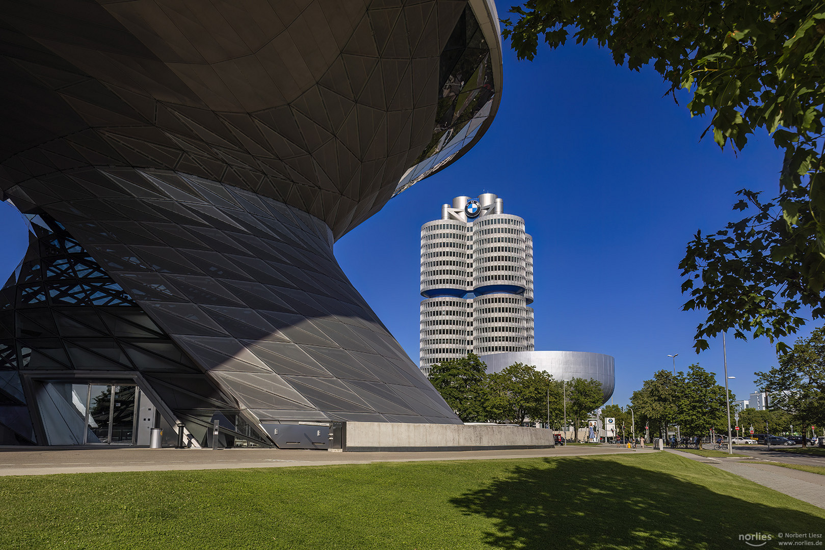 BMW Welt München mit Konzernzentrale