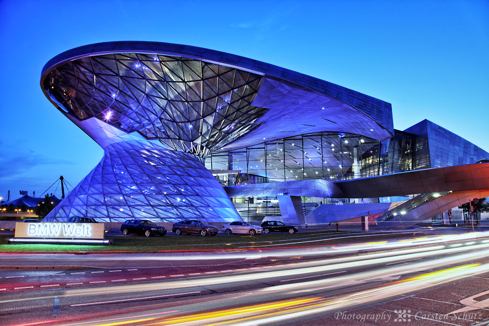 BMW Welt München zur Blauen Stunde