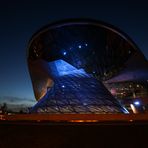 BMW-Welt zur Blauen Stunde