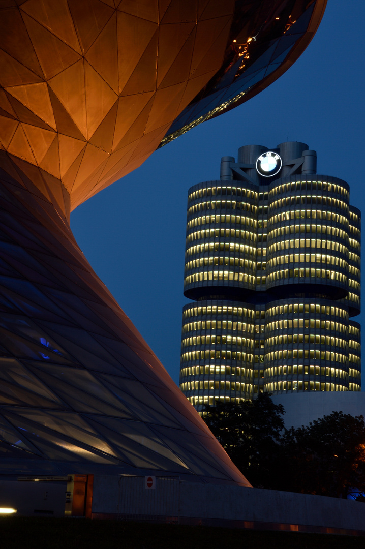 BMW Welt zur blauen Stunde