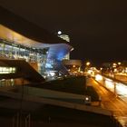 BMW World bei Nacht