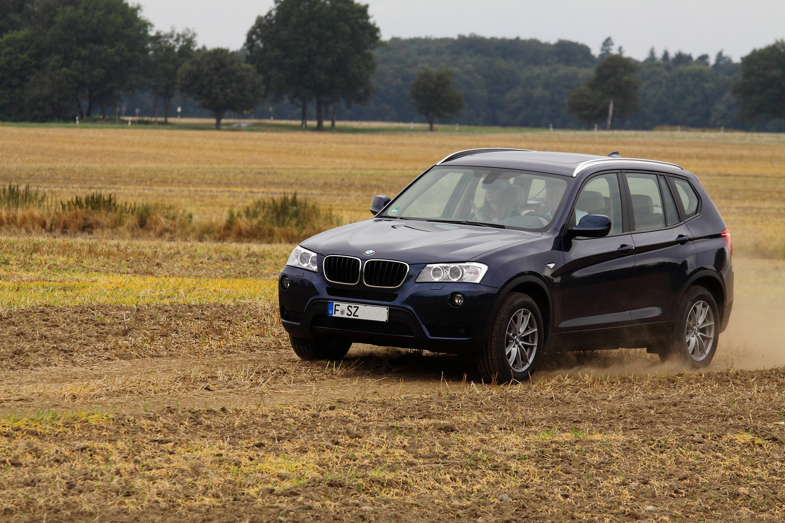 BMW X3 auf Testfahrt