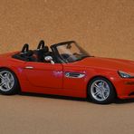 BMW Z8 - Modell 1 : 18 - Burago