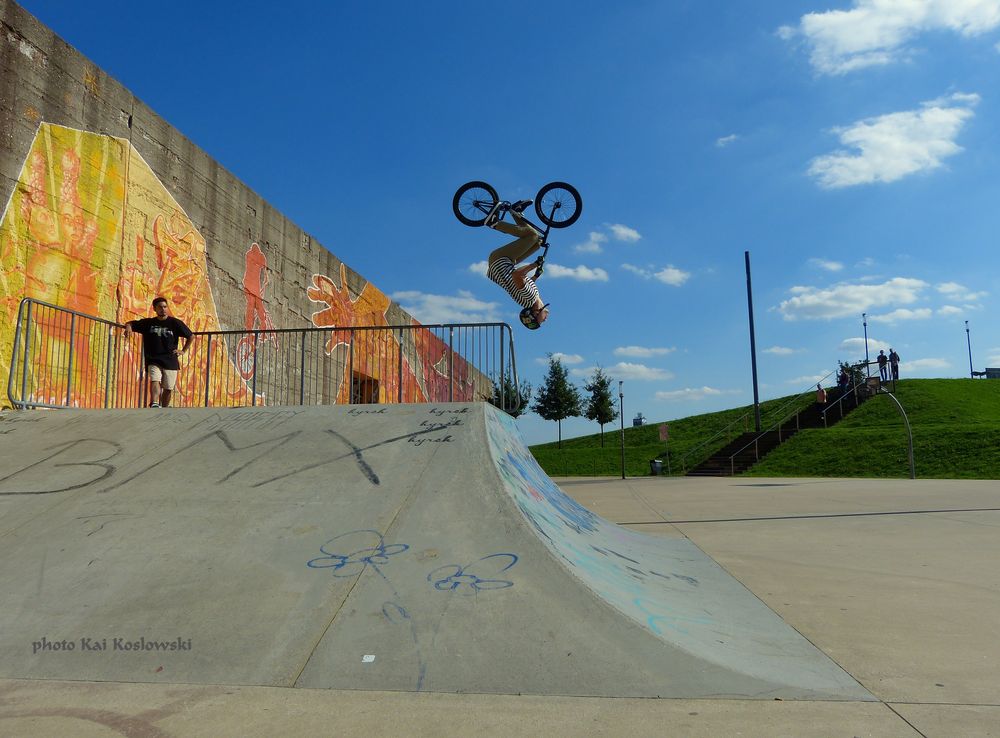 " Bmx Backpflip "