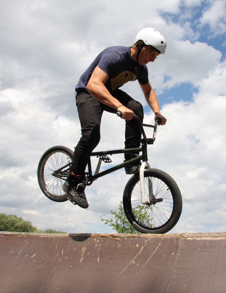 BMX IV - Footjam