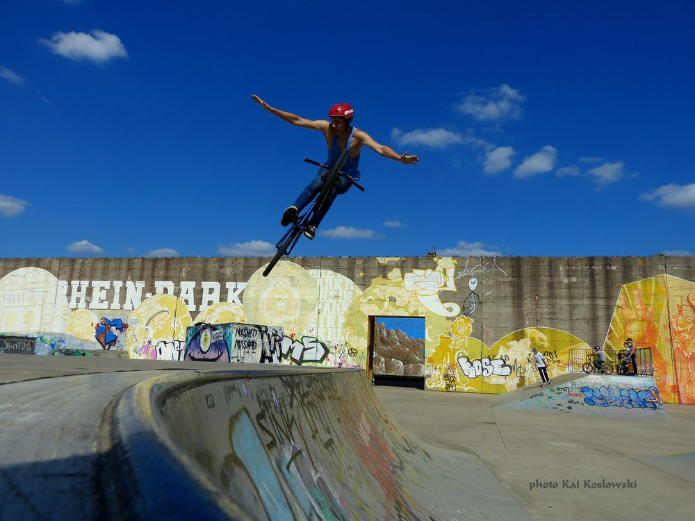 " BMX - no hands - Ruhrpott "