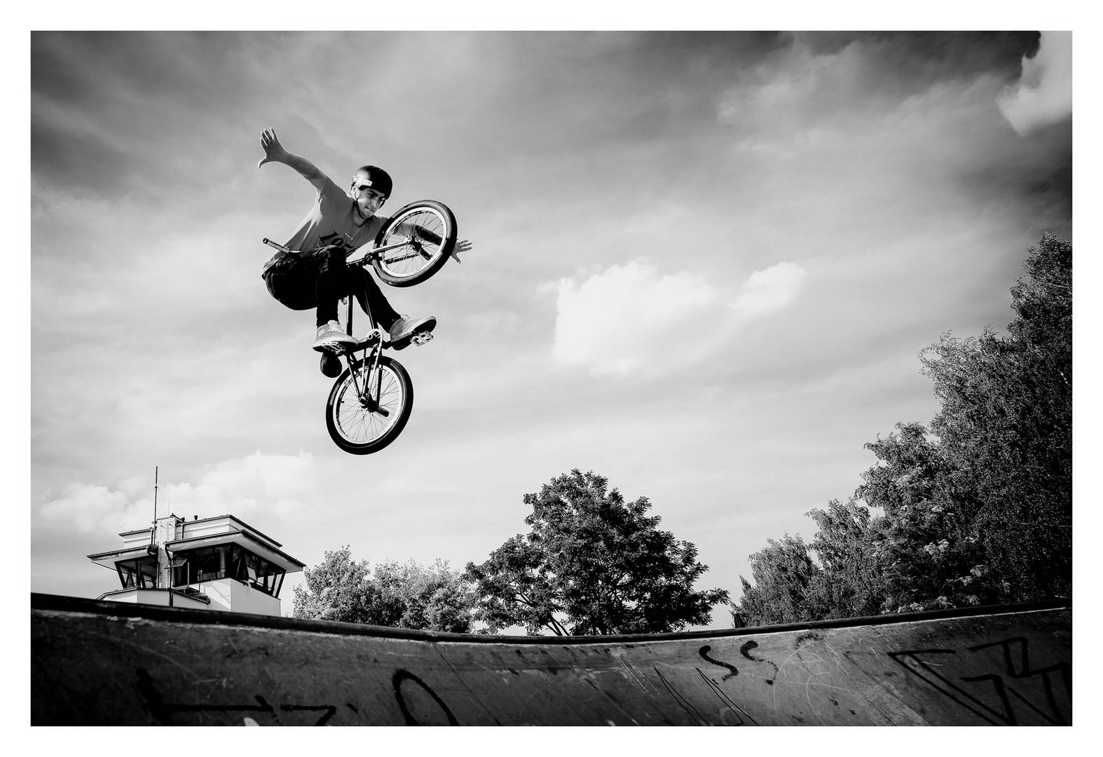 BMX with Silas - No Hand Air