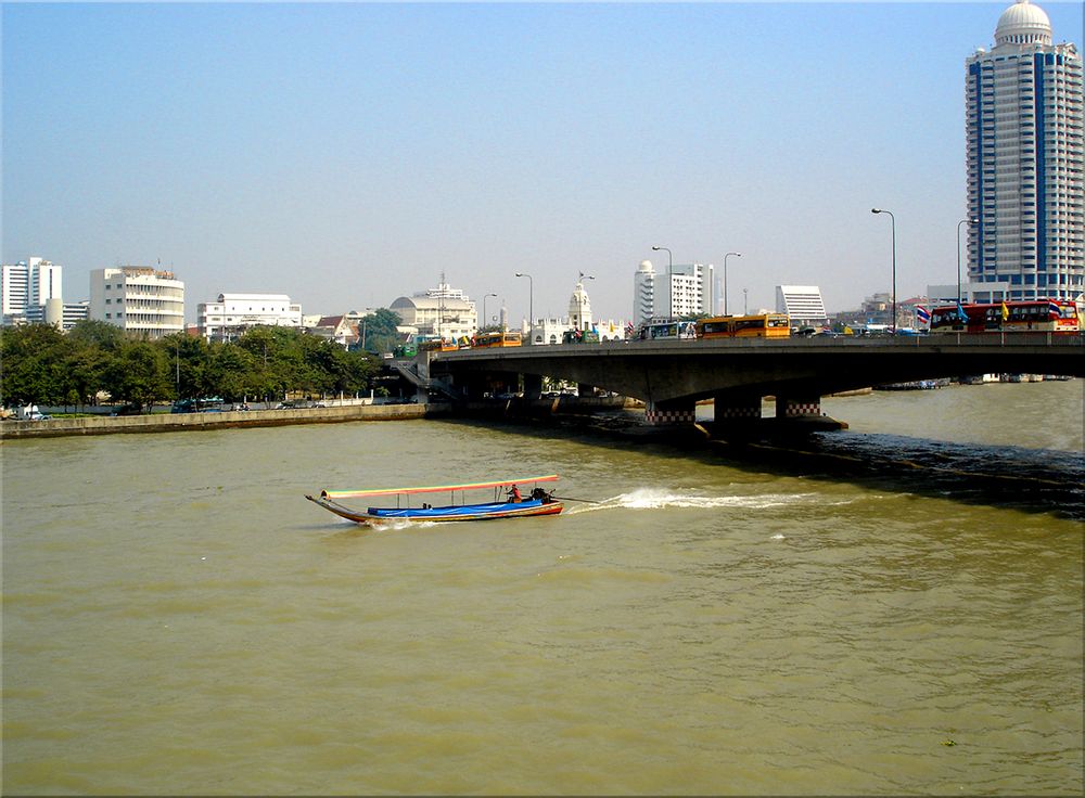 Boat on Chao Phraya