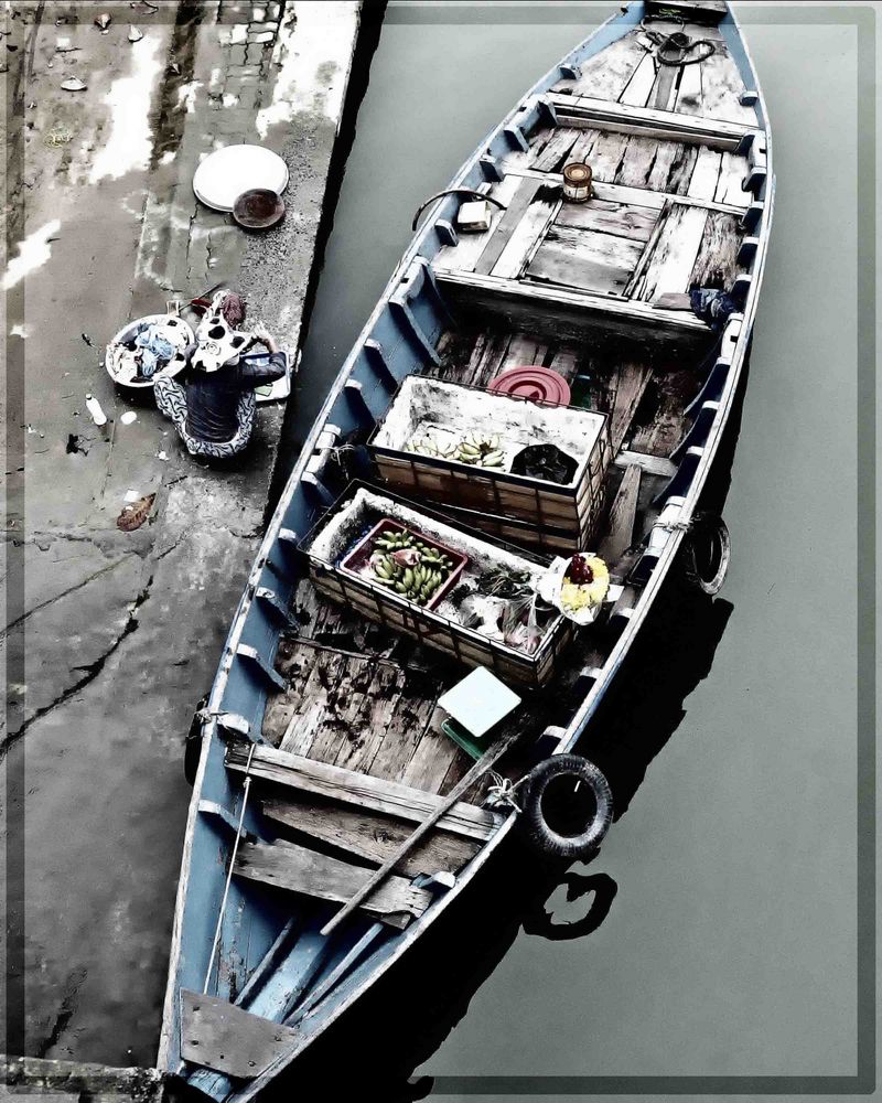 ...boat store Hoi An