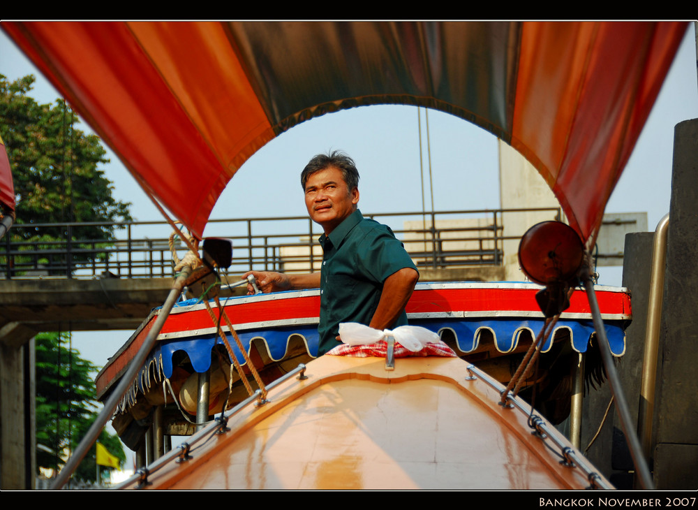 boat trip on Chao phraya river III // boat driver