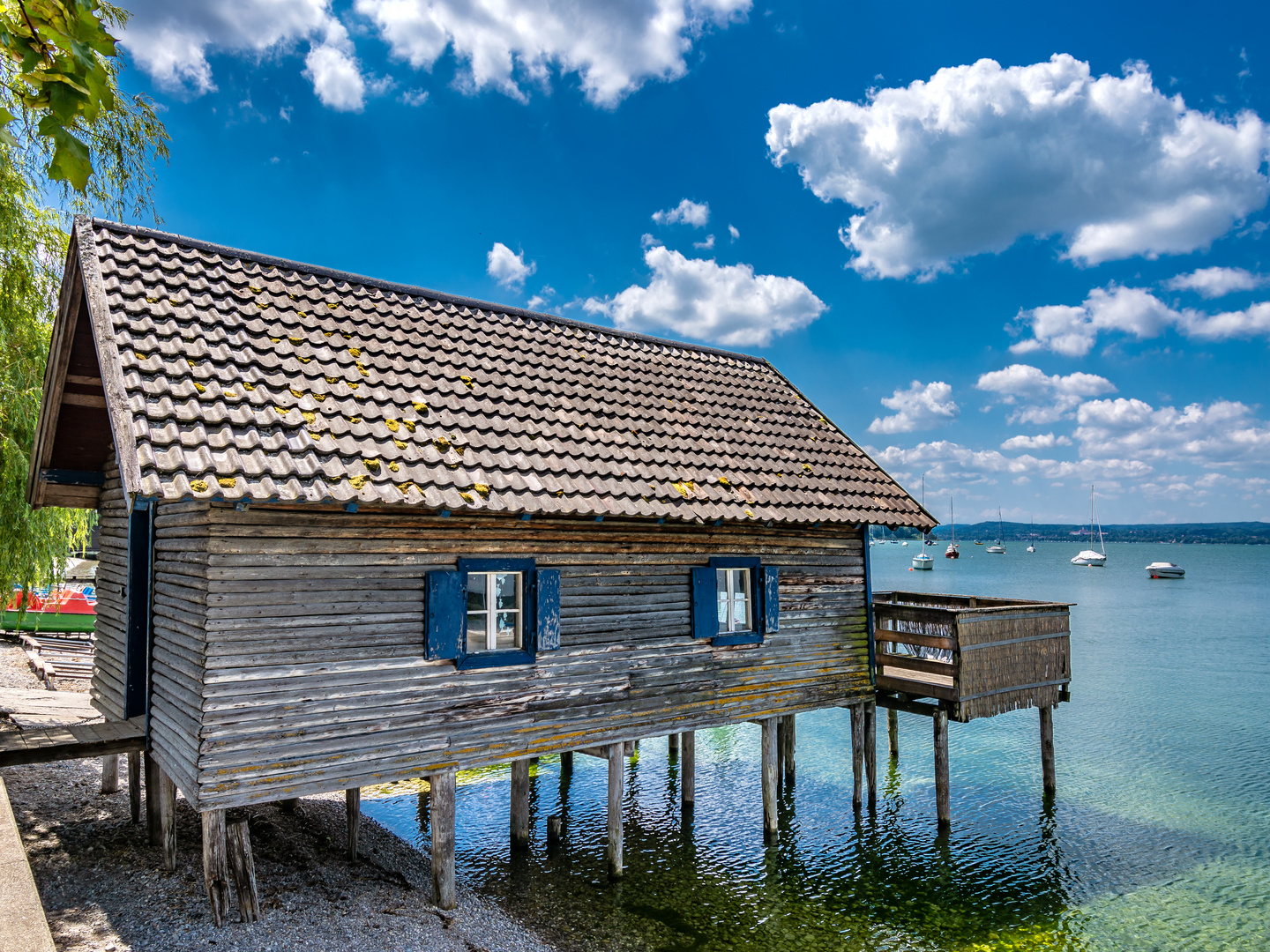 BOATS HOUSE / HERRSCHING AM AMMERSEE