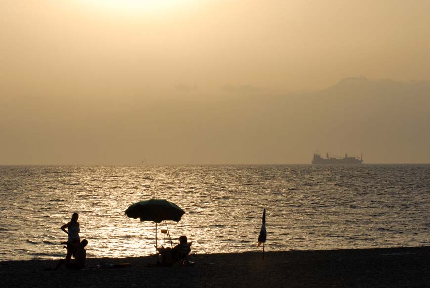 Bocale (Reggio Calabria), i colori intensi dopo il tramonto...