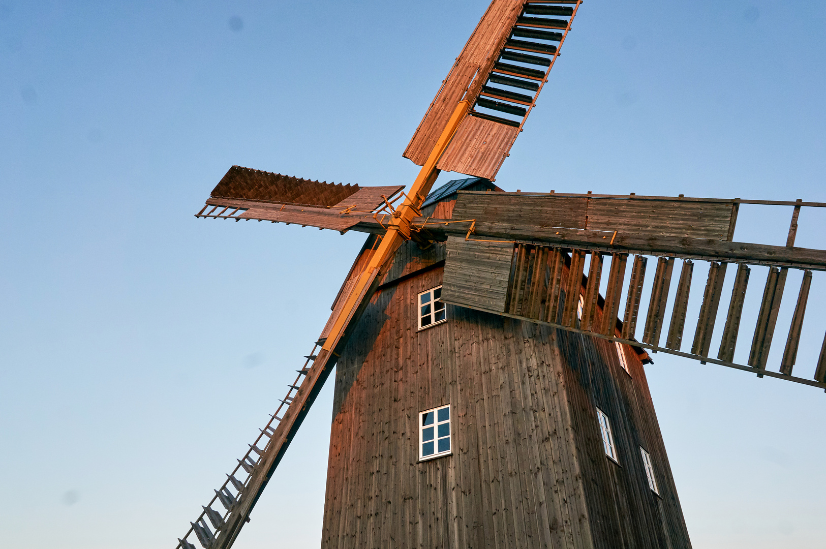 Bockwindmühle im Original wieder aufgebaut