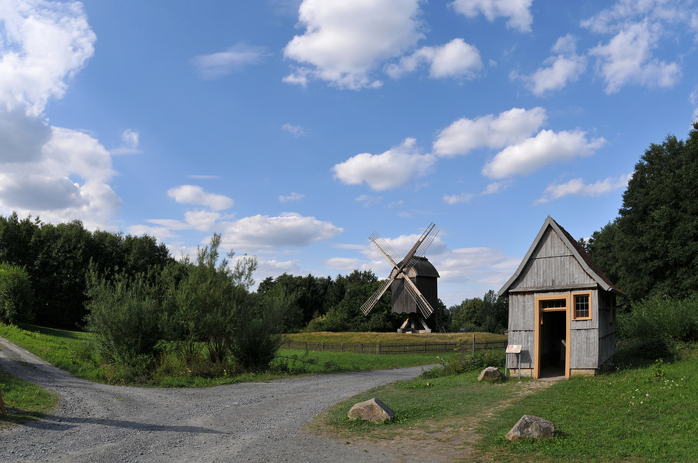 Bockwindmühle und Wegkapelle