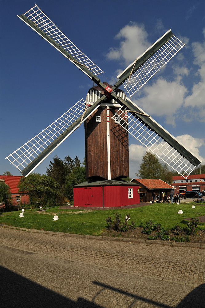 Bockwindmühle zu Dornum (Ostfriesland)