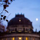 Bode-Museum in der Blauen Stunde auf der Museumsinsel Berlin