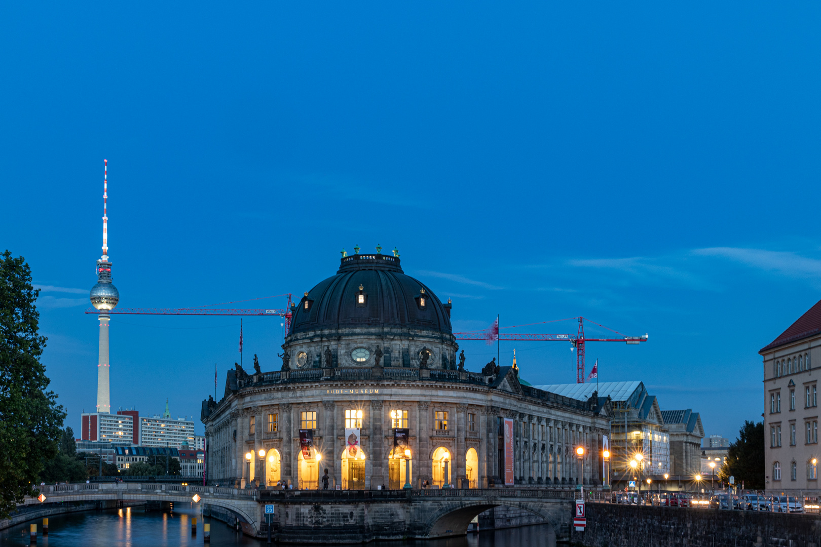 Bode Museum zur blauen Stunde