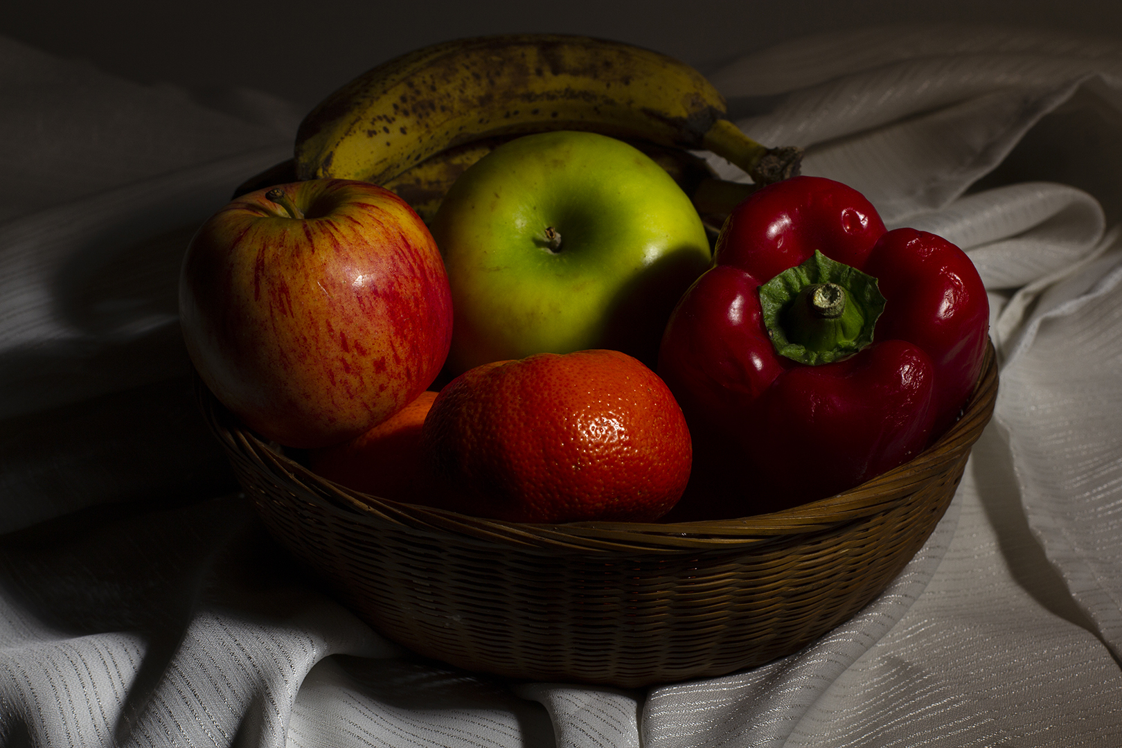 BODEGON (LIGHT PAINTING)