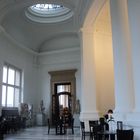 Bodemuseum  :Cafe und Buchladen im 1.OG