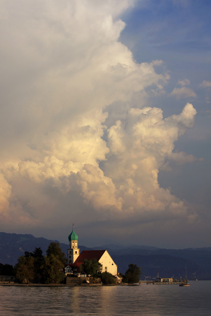 Bodensee mit Wasserburg