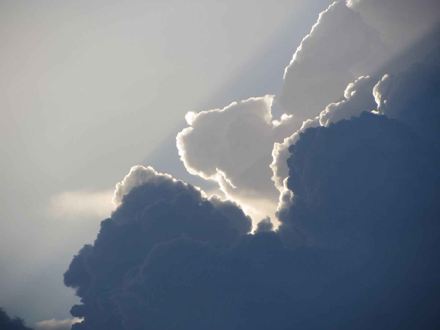 Bodensee - Sonnenstrahlen und Gewitterwolken