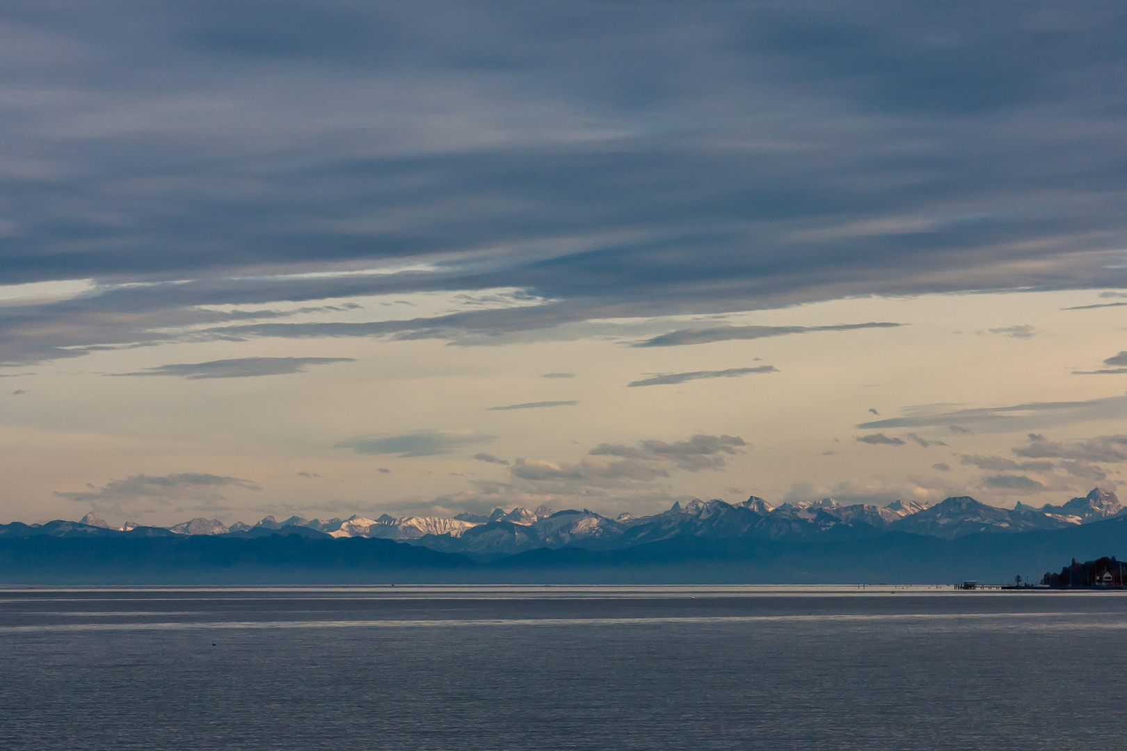 Bodensee und Alpen