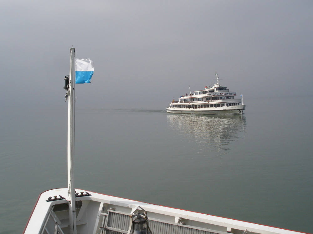 Bodenseefahrt bei Morgennebel