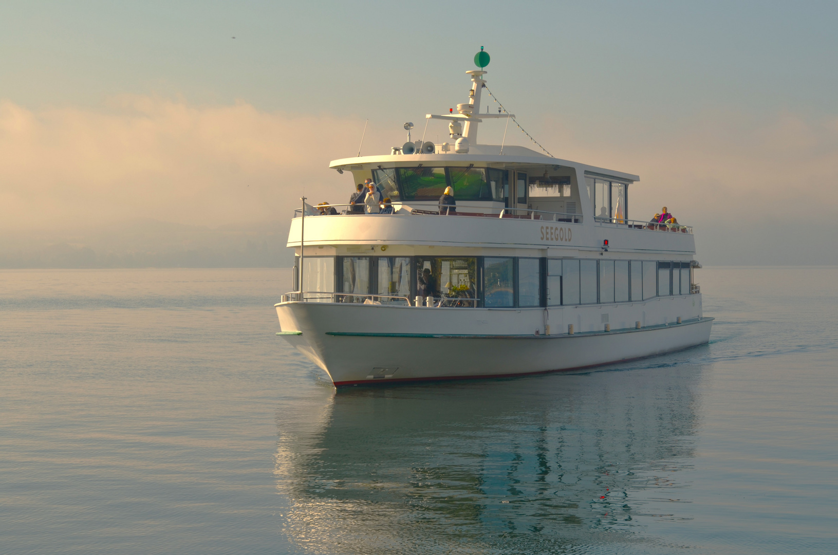 Bodenseeschifffahrt im Herbst