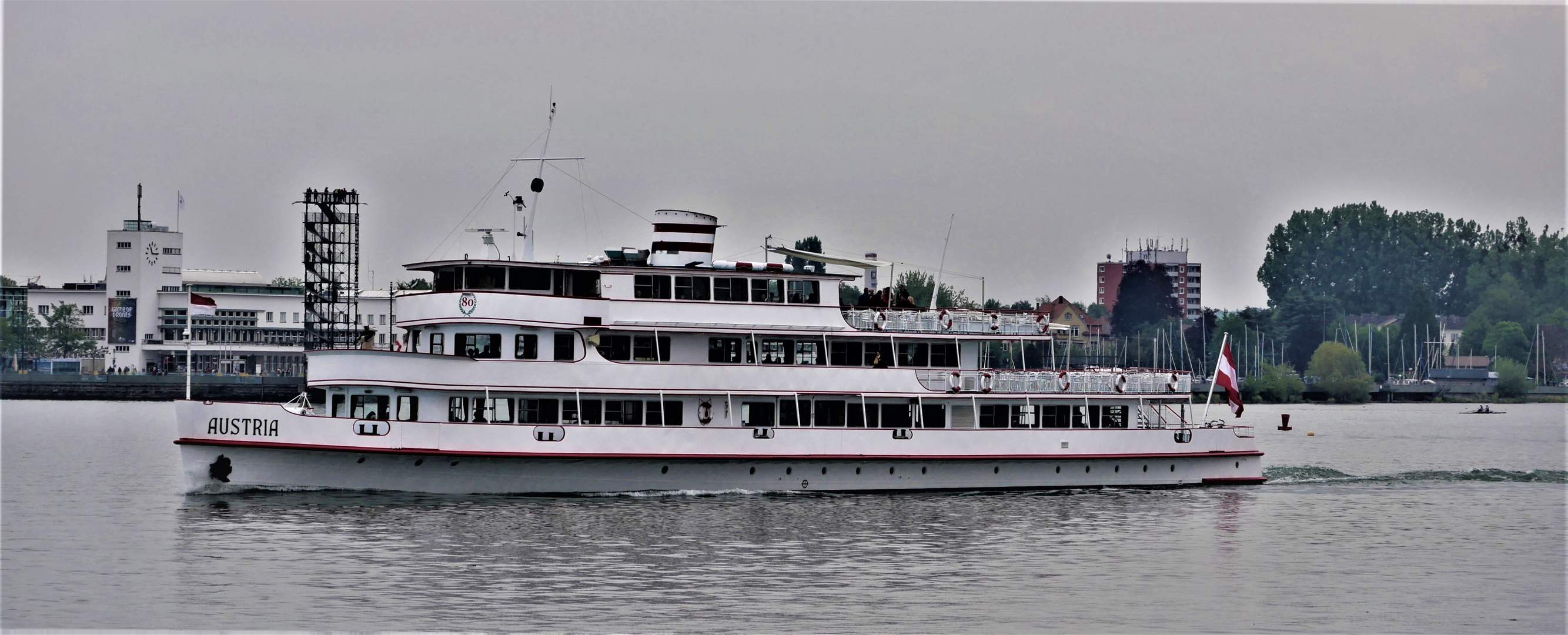 Bodenseeurlaub 2019 - Die MS Austria vor Friedrichshafen