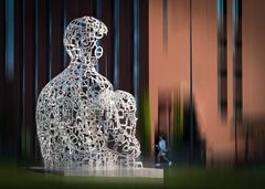 "Body of Knowlege" von Jaume Plensa