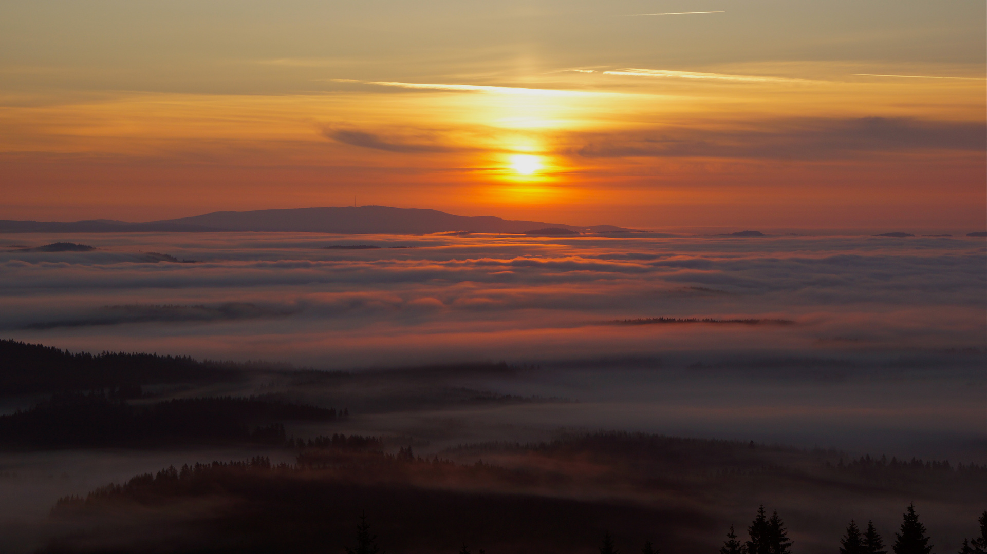 Böhmerwald II, Sonnenaufgang über dem Moldaustausee