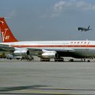 Boeing 707 privat vs. Boeing 777 gewerblich