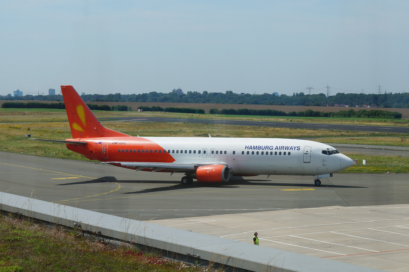 Boeing 737-430 von Hamburg Airways