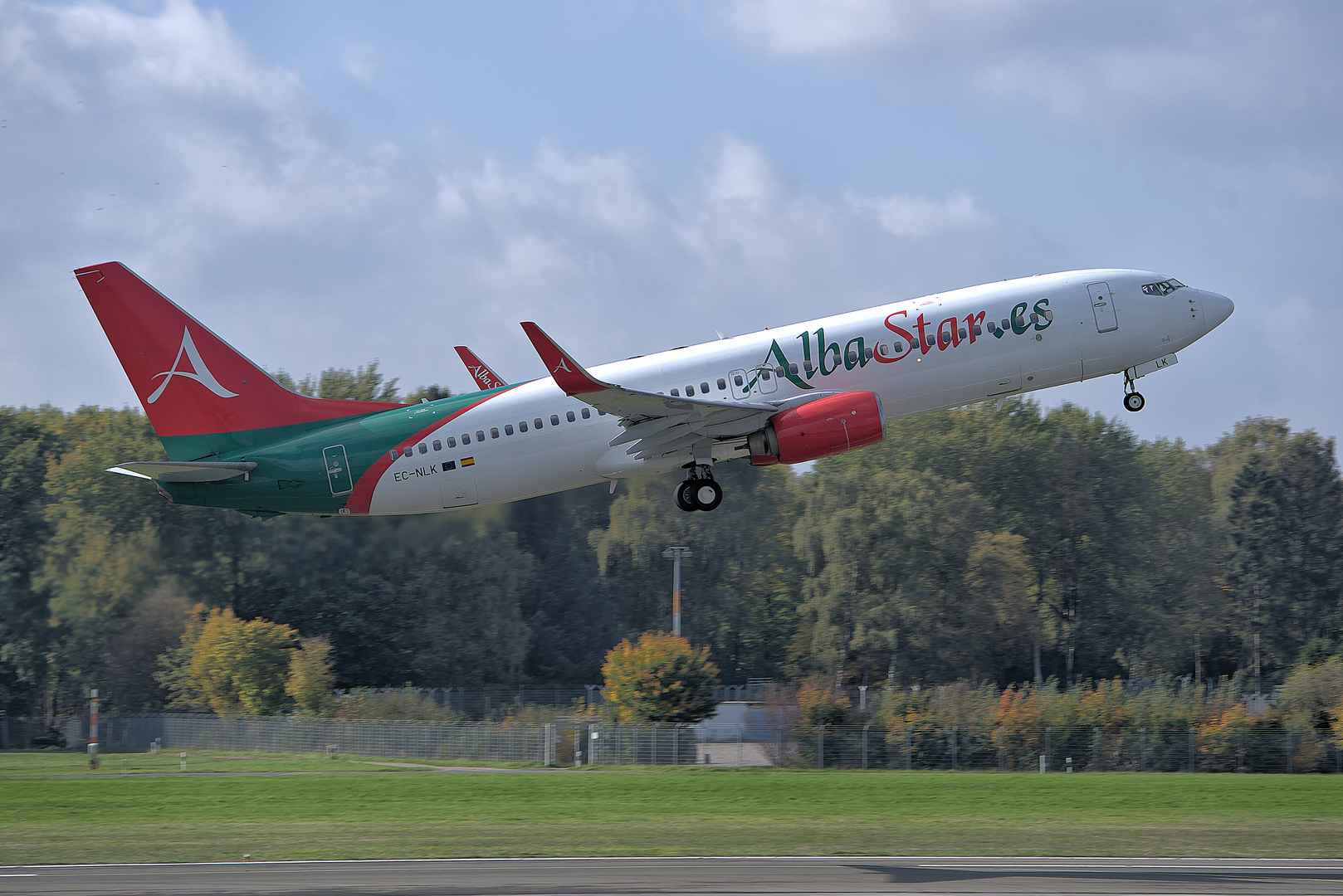 Boeing 737-81M - AlbaStar Foto & Bild | luftfahrt, passagiermaschinen ...