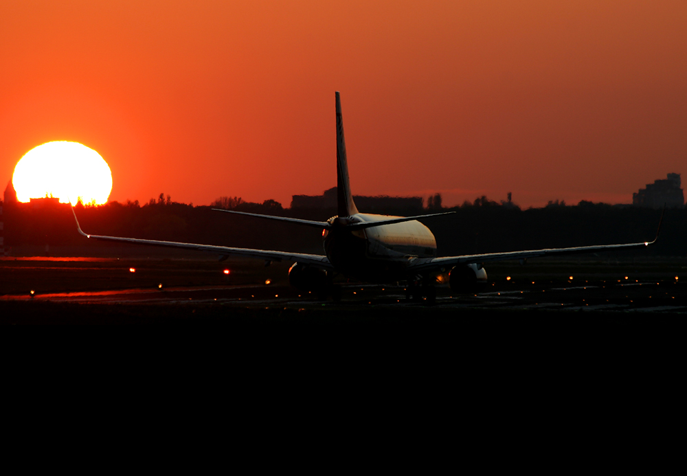 Boeing 737-86J