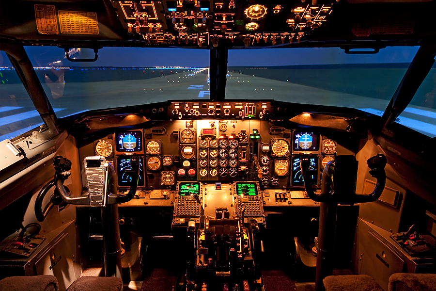 Boeing 737 Cockpit