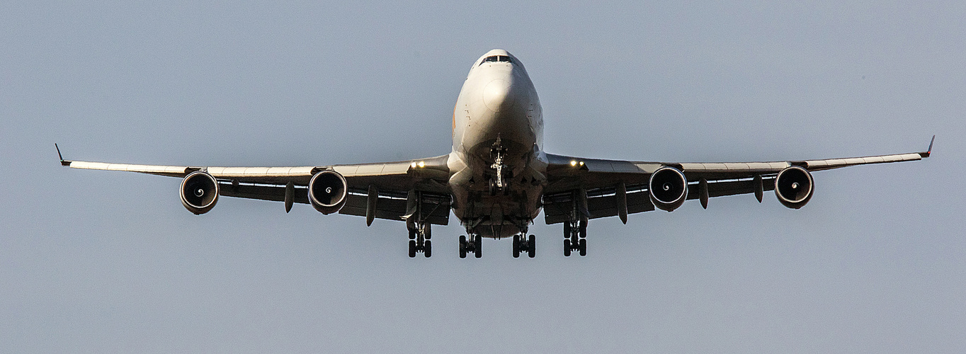 BOEING 744 - ATLAS AIR - Kennung 5Y8854 