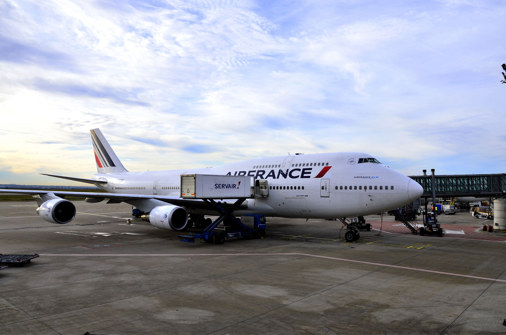 Boeing 747-400 at CDG