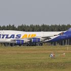 Boeing 747-400 Atlas Air Cargo am Flughafen Hahn vs Schweizer 300