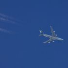 Boeing 747 - 400 der KLM nördlich von Berlin auf dem Weg nach Asien