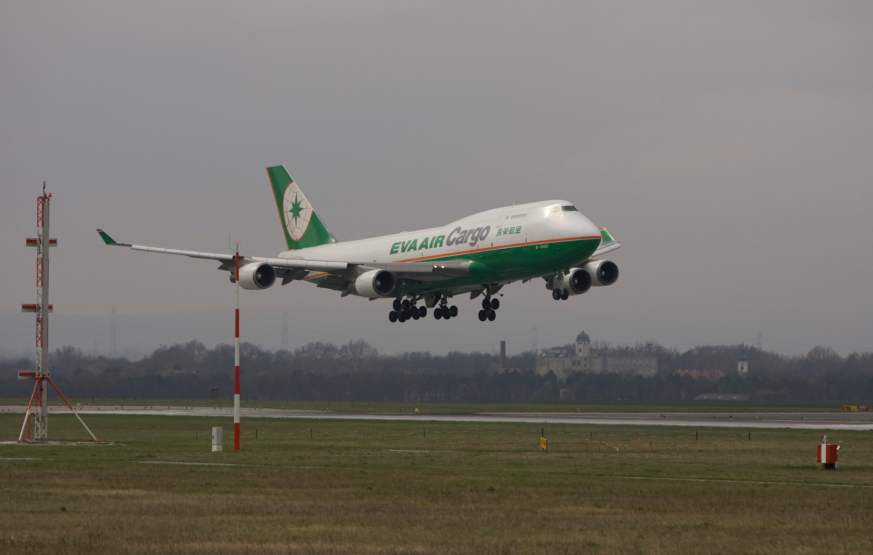 Boeing 747-400F Eva Air