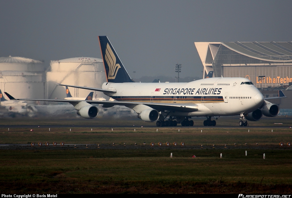 Boeing 747-412 Singapore Airlines