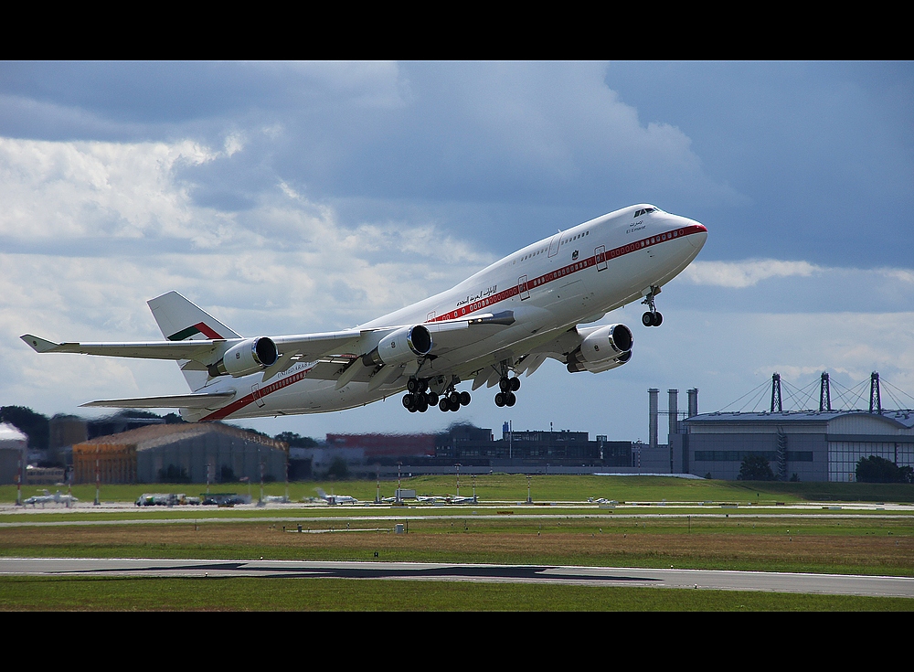 Boeing 747-4F6 der Vereinigten Arabischen Emirate (Luftwaffe)