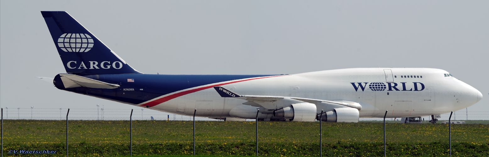 Boeing 747 N740WA