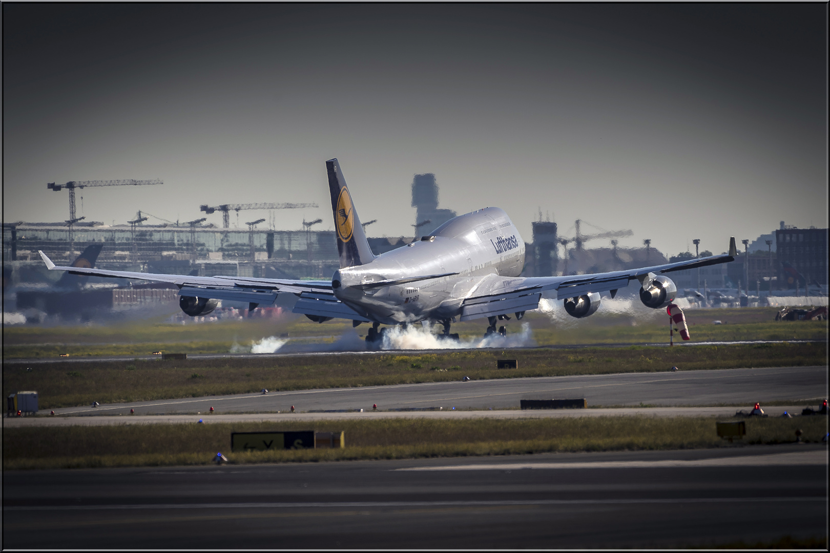 Boeing 747 Touch Down