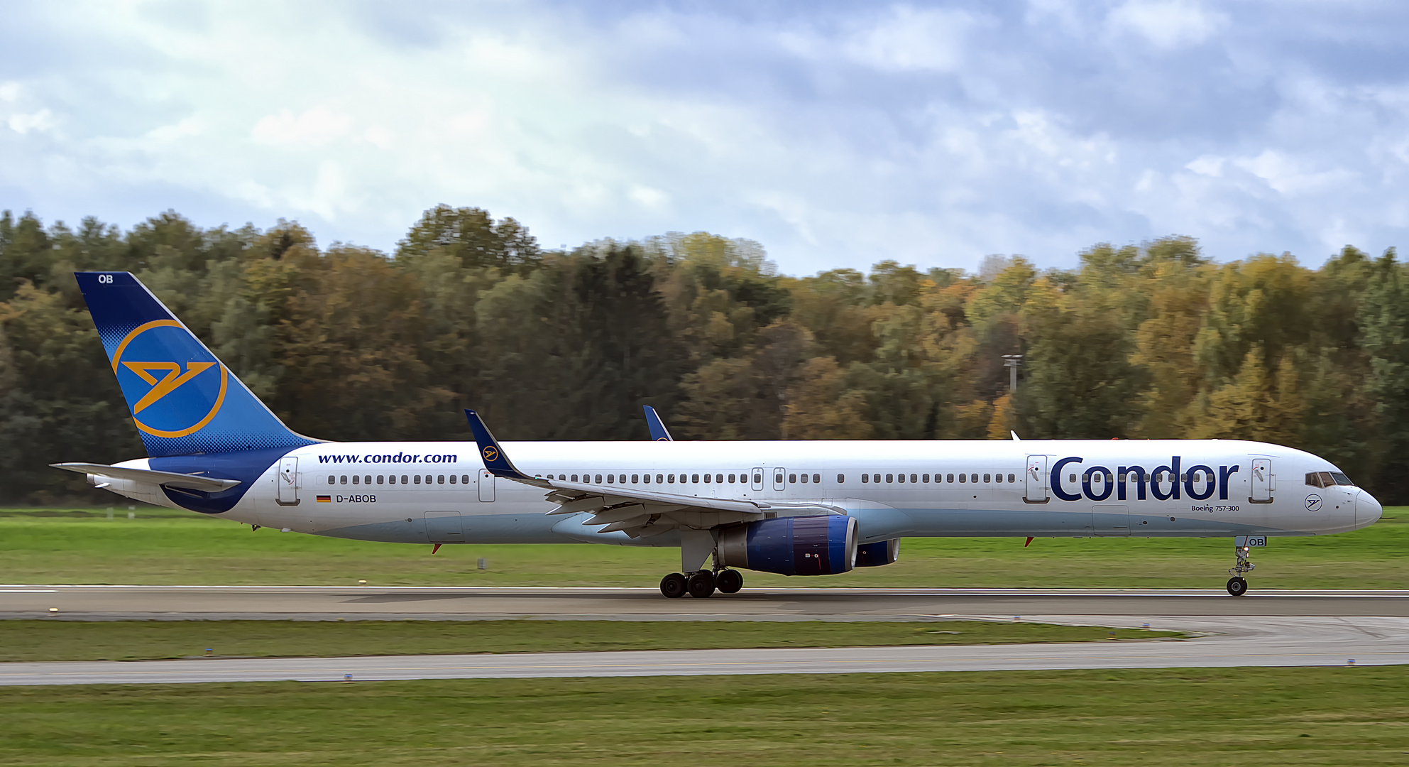 Boeing 757-330 - Condor