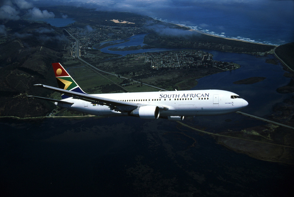 Boeing 767 over Knysna, South Africa