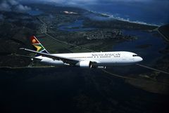 Boeing 767 over Knysna, South Africa