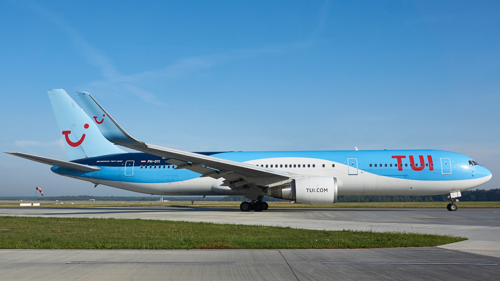 Boeing 767 - TUI Airlines Nederland - PH-OYI